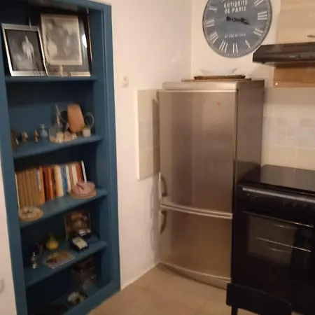 Homestay Quite Bedroom For 2, In Center Of Split, Overnight *