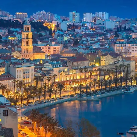 Quite Bedroom For 2, In Center Of Split, Overnight